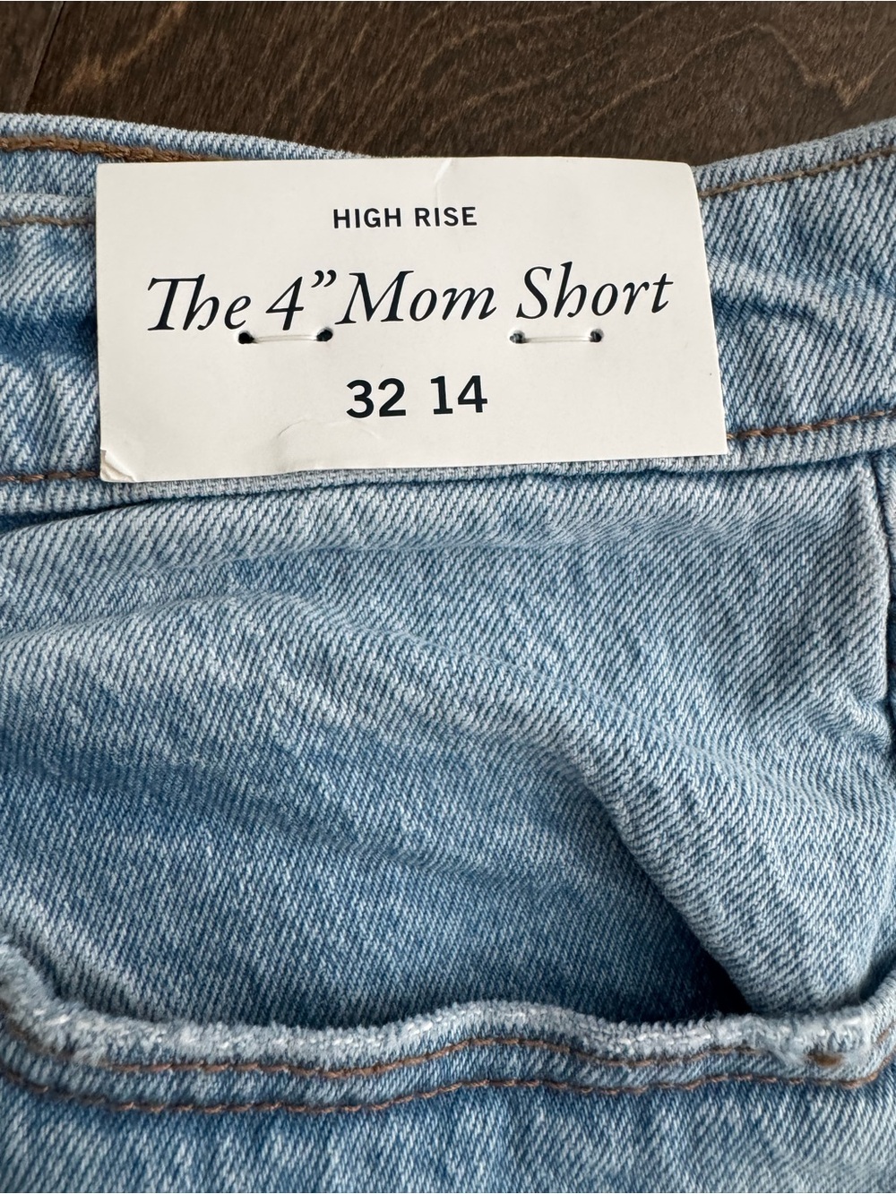 NEW Abercrombie 4” High Rise Mom Shorts size 32 (women’s US 14) - Picture 3 of 4